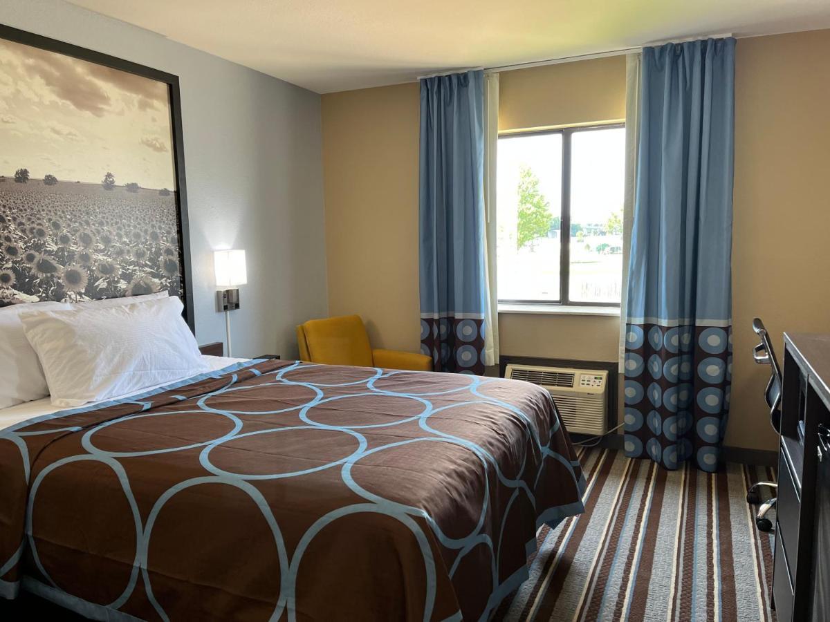 Super 8 By Wyndham Independence Ks Hotel Exterior photo